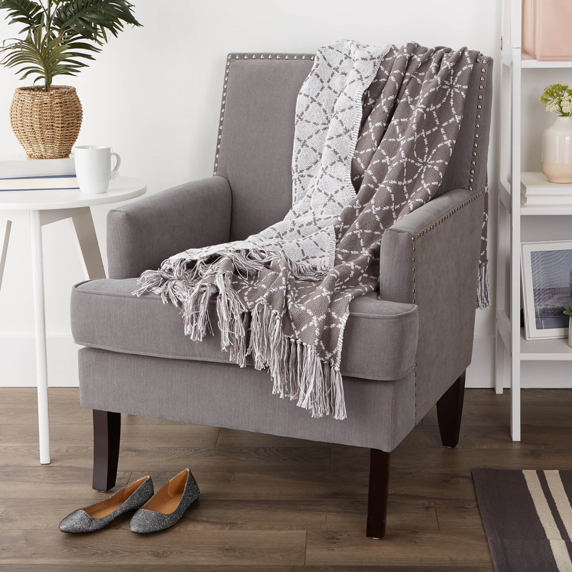Gray Concentric Circles Throw